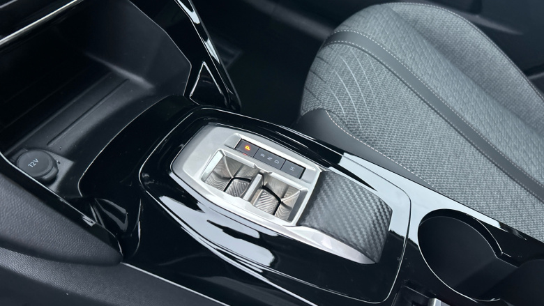 Peugeot 208 1.2 Hybrid 110 Allure 5dr e-DSC6 Petrol Hatchback